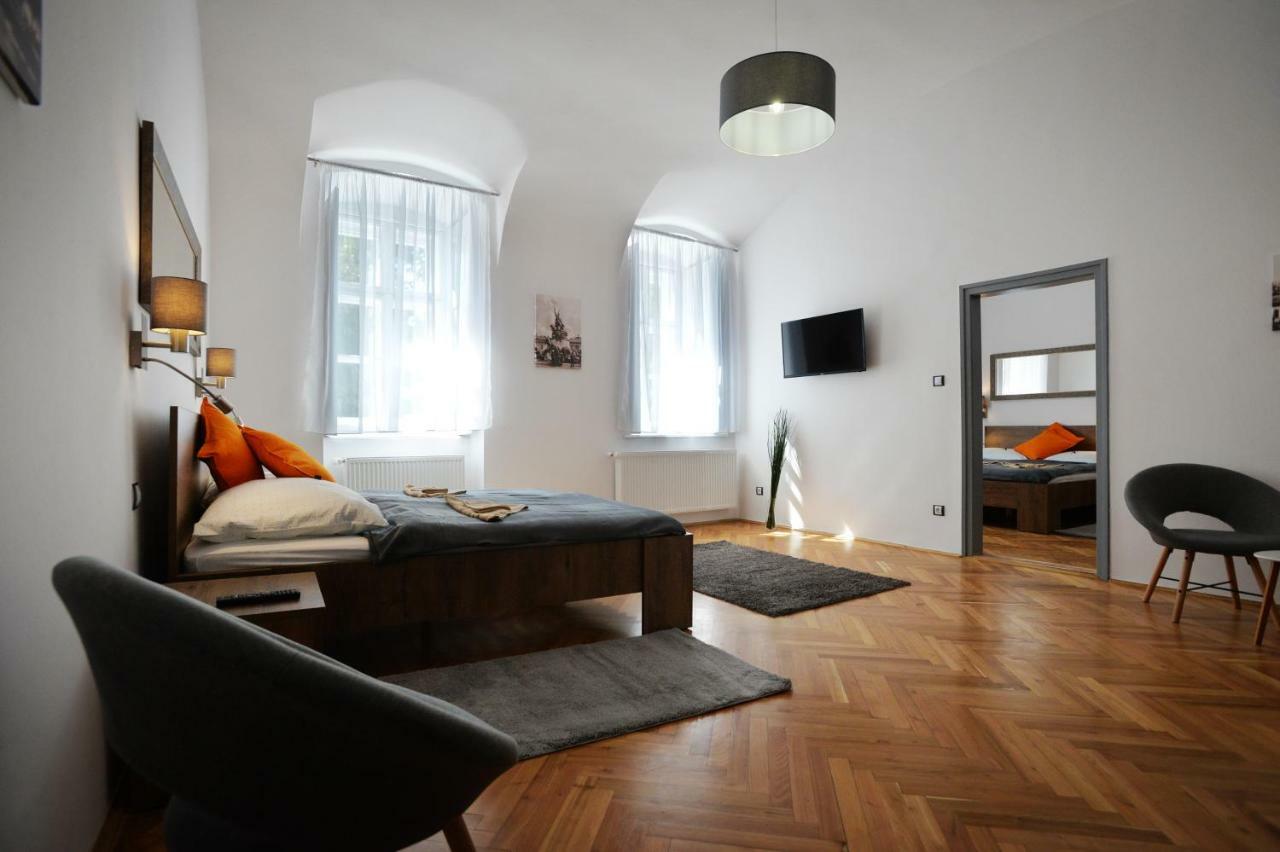 PR Apartman Eger Eksteriør billede