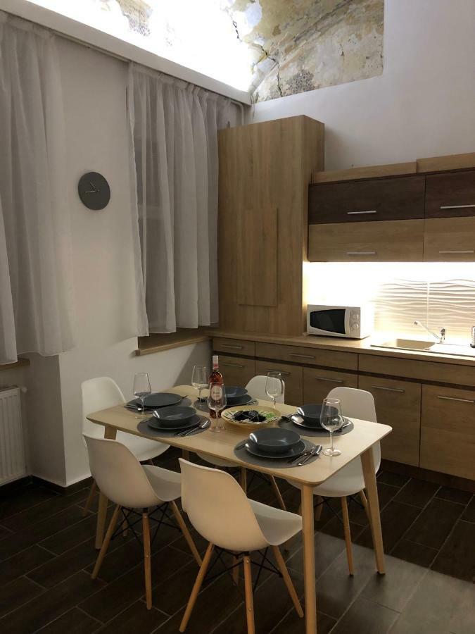 PR Apartman Eger Eksteriør billede