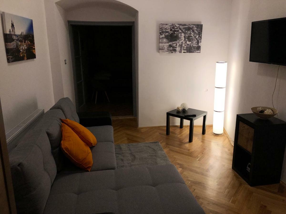 PR Apartman Eger Eksteriør billede